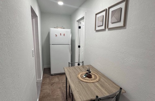 Terrace Park Apartment | Apartment for 2 people only 5 minutes from Bush Garden and USF, cozy.