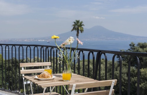 Posillipo House | Apartment for 8: modern, spacious, kids-friendly, stunning view on the bay