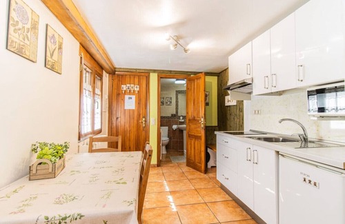 Senegue House | Apartment for Couples in the Pyrenees - Garden & Parking