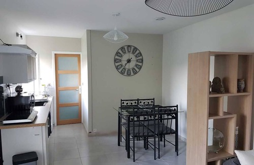 Lucbardez-et-Bargues Apartment | Apartment completely renovated in an old dependence