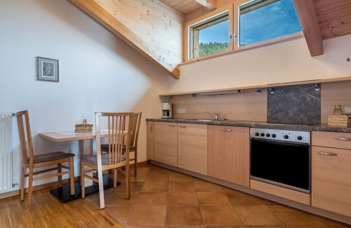 Laion Apartment | Apartment 'Funtnatsch Langkofel' with Mountain View, Shared Garden and Wi-Fi