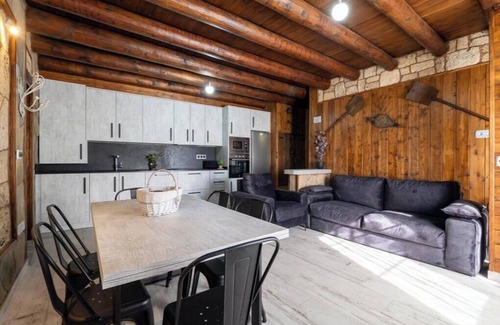 Borrastre Apartment | Apartment 'Galamín' with Mountain View, Private Terrace and Wi-Fi