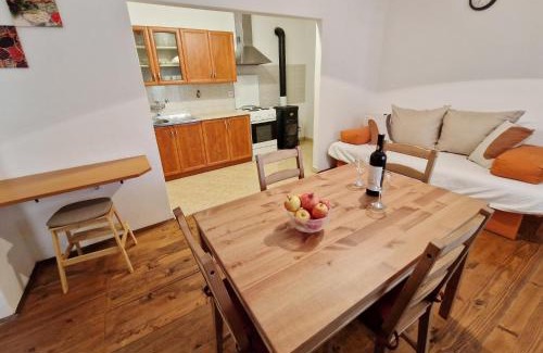 Golas Apartment | Apartment Gina