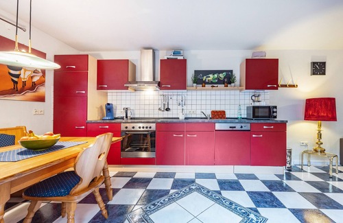 Bad Gandersheim Apartment | Apartment "Grosszügige Wohnung in Ruhiger Lage" with Private Terrace & Wi-Fi