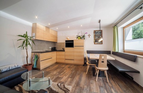 Curon Venosta Apartment | Apartment “Haus Fliri” in Etschtal Valley with Wi-Fi, Garden & Terrace