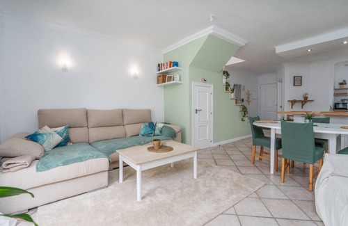 Montes de Alvor Apartment | Apartment 'Harmony Home' with Balcony and Wi-Fi