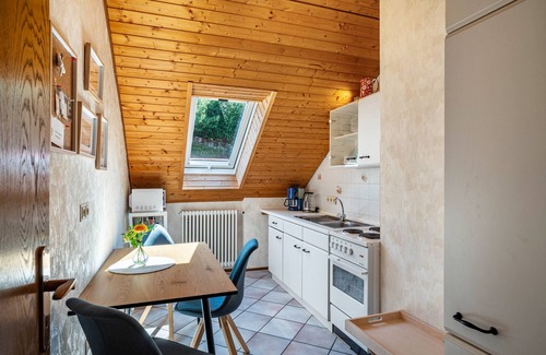 Busterbach Apartment | Apartment 'Haus Berger' with Balcony and Wi-Fi
