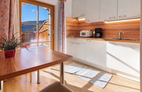 Burgusio Apartment | Apartment 'Haus Peer A 2' with Mountain View, Private Terrace and Wi-Fi