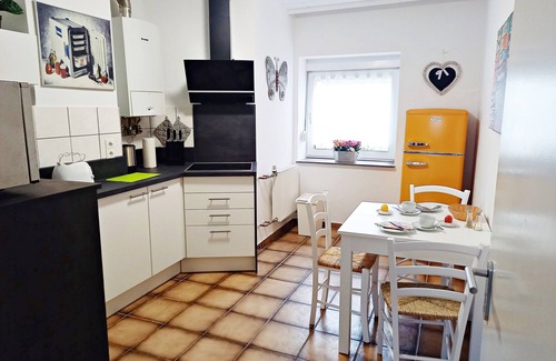 Metternich Apartment | Apartment 'Haus Uni Koblenz Wohnung 1' with Shared Terrace and Wi-Fi