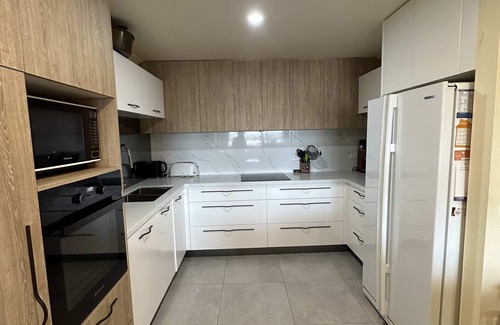 Bathurst Apartment | Apartment - Heart of Bathurst, Walk Everywhere!