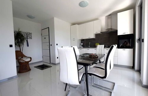 Porat Apartment | Apartment Helena with Terrace