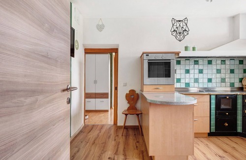 Aldino Apartment | Apartment 'Huanzhof Ferienwohnung Lerch' with Mountain View, Private Terrace and Wi-Fi