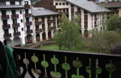 Chamonix City Centre Apartment | Apartment in Chamonix at Aiguille du Midi Departure