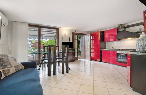Spinea Apartment | Apartment 'Il Gelsomino' with Shared Terrace, Wi-Fi and Air Conditioning