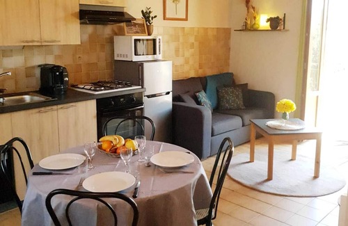 Labatie-d'Andaure Apartment | Apartment in an en suite house