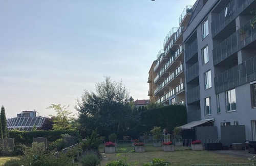 Prague 5 Apartment | Apartment in a luxury residence with parking near the city center