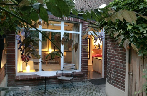 Riehl Apartment | Apartment in a quiet, green residential area and still close to the city