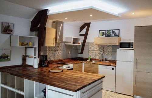 Begole Apartment | Apartment in an 1823 house in the heart of a small village.