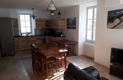 Banon Apartment | Apartment in character house with garden and swimming pool