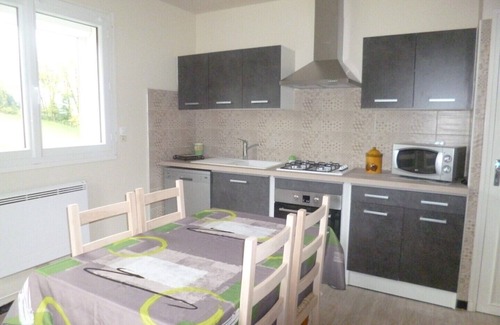 Lacapelle-Viescamp Apartment | APARTMENT IN HOUSE
