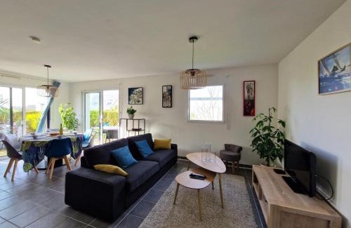 Carantec House | Apartment in France near Scenic Coastline