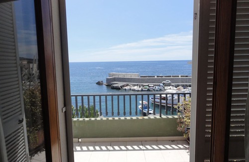 Stazzo Apartment | Apartment in front of the sea