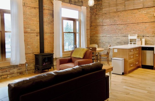 East Kootenay Apartment | Apartment in historic Downtown/Fully renovated
