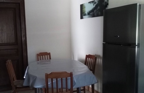 Mulhouse Apartment | Apartment in house, from 2 to 4 people, 2 bedrooms, garden.
