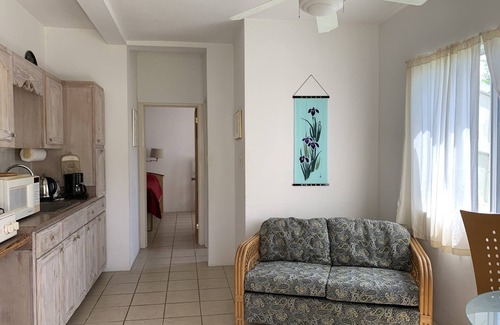 Oualie Bay Apartment | Apartment in Villa Iris, above the nicest beach on Nevis