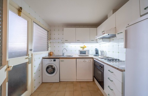 L'Escala Apartment | Apartment in L’Escala by Platja de Riells