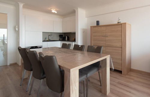 Mariakerke Apartment | Apartment in Mariakerke with Stunning Sea View