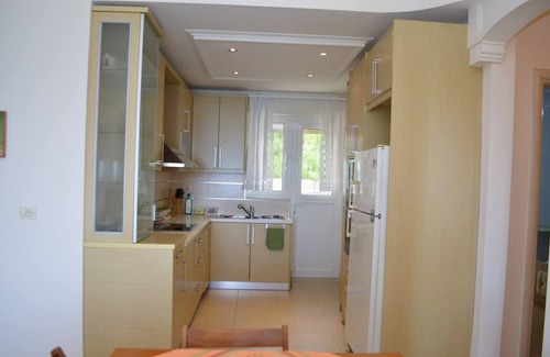 Qafe e Gjashtes Apartment | Apartment in Saranda with Sea Views
