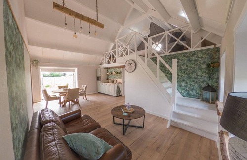 De Bus House | Apartment in Sint-Oedenrode near Henkenshage