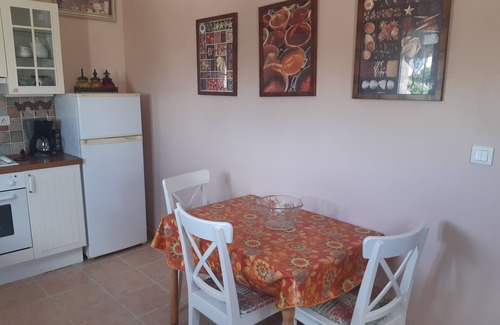 Baillargues Apartment | Apartment in villa with private pool and garden
