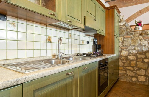 Gambassi Terme Villa | Apartment in villa with WIFI, pool, A/C, TV, terrace, panoramic view, close to San Gimignano