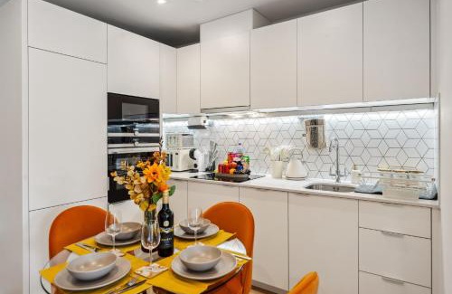 Coombe Hill Apartment | Apartment in Wimbledon with Cinema, Gym, Game Room! Upto 30 Percent OFF