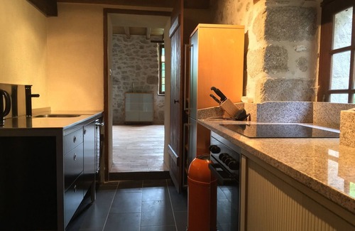Busserolles Apartment | Apartment Intime in the annex of a hunting lodge from the 14th century century