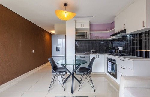 Umhlanga Apartment | apartment is close to everything beautiful and Morden . Free WiFi and parking