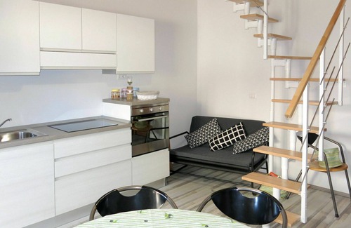 Cologna Spiaggia Villa | Apartment in villa with A/C, hot tub, pool, WIFI, TV, patio, pets allowed, panoramic view, parking