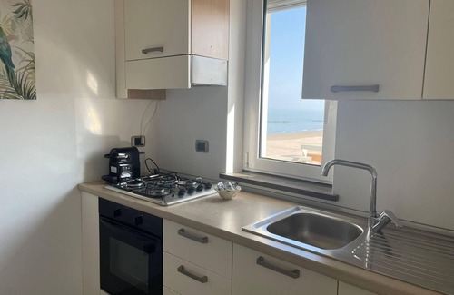 Roseto degli Abruzzi Apartment | APARTMENT BY THE SEA