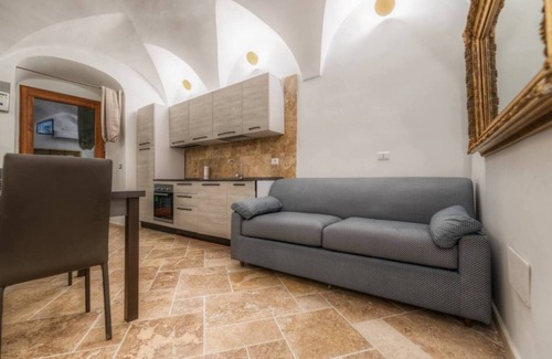 SantʼAgata di Puglia Apartment | Apartment 'Cafuorchie - Arco Pronti' with Mountain View, Wi-Fi and Air Conditioning
