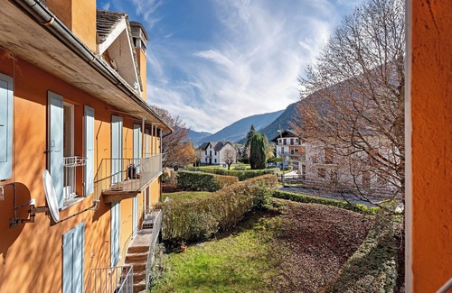 Santa Maria Maggiore Apartment | Apartment 'Il Casale Rosa Di Santa Maria' with Private Garden and Balcony
