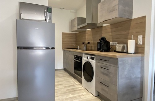 Contrexeville Apartment | Apartment-Jeannot-en Ville-Shower-City view