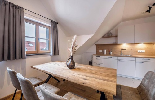 Gilching Apartment | Apartment Josef at the Schloeglhof with Wi-Fi