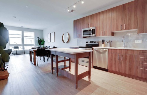 Jefferson Manor Apartment | Apartment just 15 minutes walk from the Metro