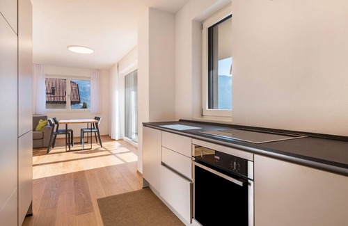 Tramin Apartment | Apartment "Karin - Golden" with Shared Terrace & Wi-Fi