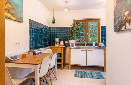 Bad Urach Apartment | Apartment 'Kiwi Retreat' with Private Terrace and Wi-Fi