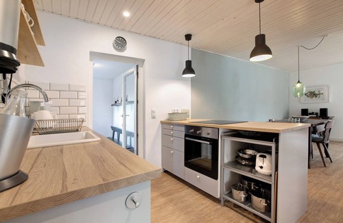 Oesterwurth Apartment | Apartment 'Kleine Heimat' with Private Terrace, Private Garden and Wi-Fi