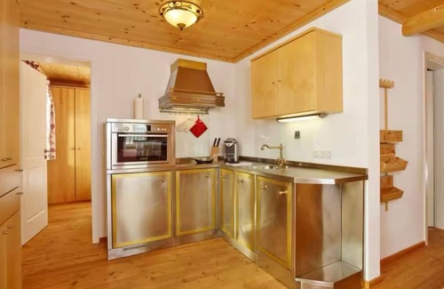 Lech am Arlberg Apartment | Apartment Kriegerhorn - Boutique Chalet Almrausch outbuilding