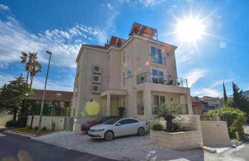 Lazi Apartment | Apartment L Palace